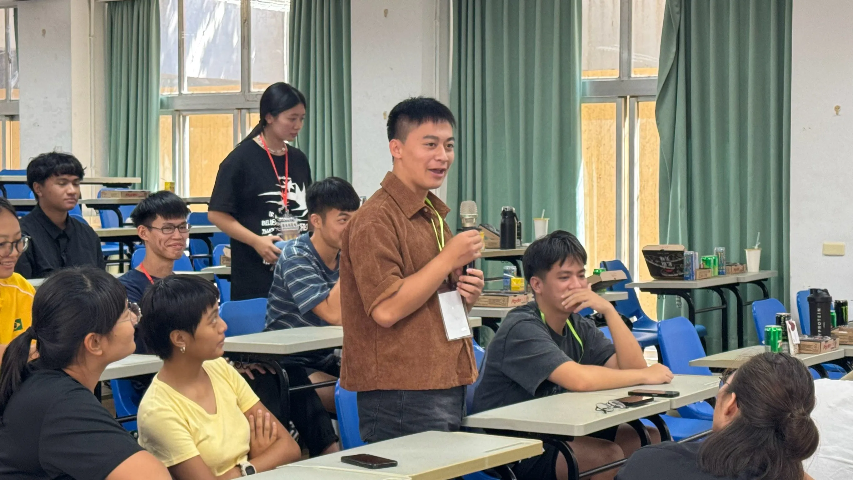 1150909新生茶會暨獎助學金說明會 第7張